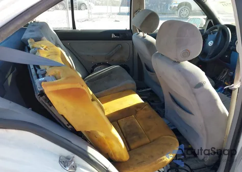 2001 Volkswagen Jetta Gls 1.8L Turbo z USA, uszkodzony, nr VIN 3VWSC29M51M039132